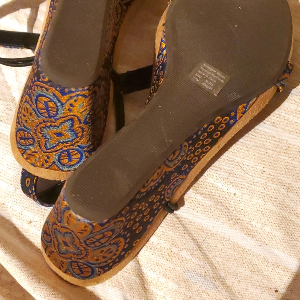 Multicolored Wedges - Picture 4 of 6